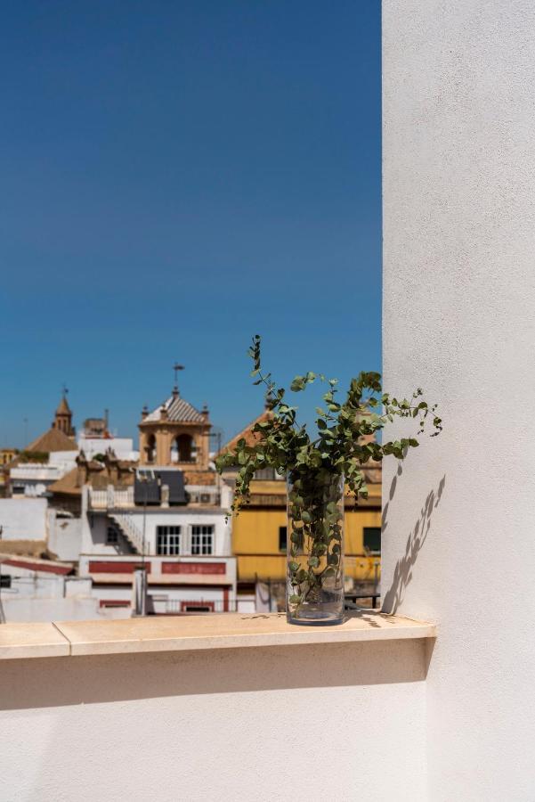 Palacio Del Siglo XVII Frente A Los Jardines De Murillo Seville Exterior photo